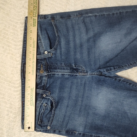 Lucky Brand Women's 12/31 Blue Denim Straight Leg Jeans - Picture 2 of 9